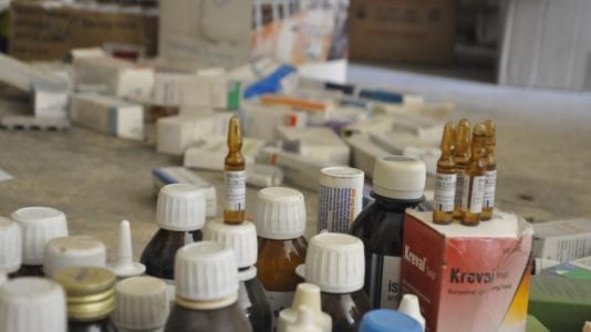 بيع أدوية فاسدة على الأرصفة