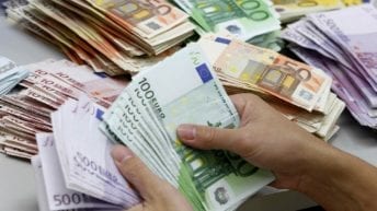 أسعار العملات والذهب والخضروات في مصر اليوم