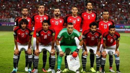 شراء ملابس للمنتخب
