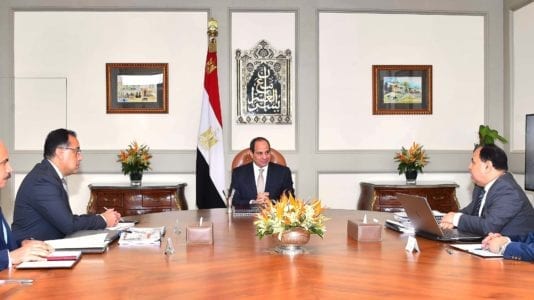 "السيسي" يجتمع مع "مدبولي" و"معيط".. تفاصيل