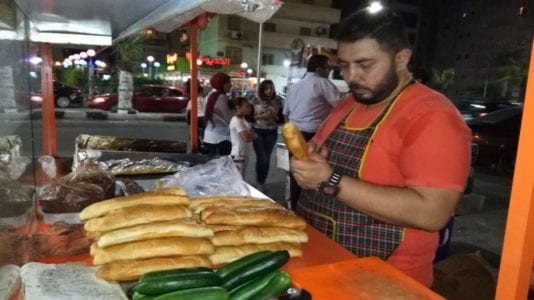 عربات الطعام المتنقلة