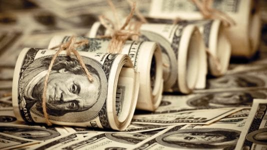 المالية تعلن سعرالدولار الجمركي للسلع غير الاساسية خلال يناير