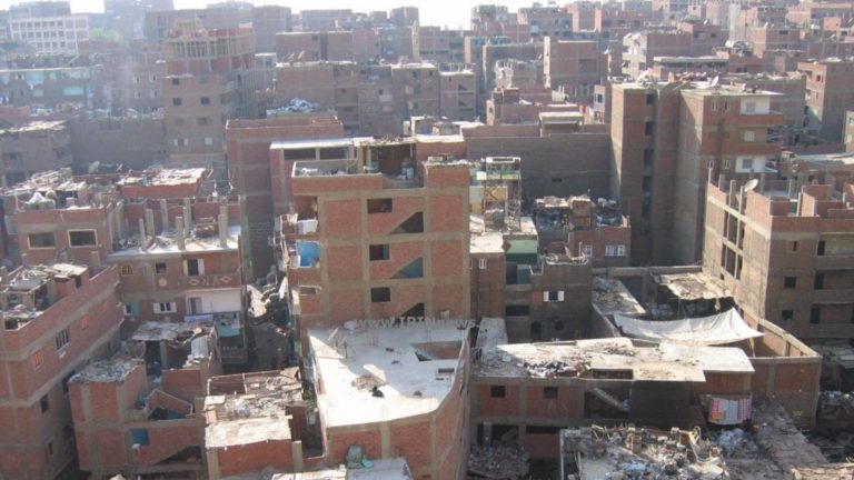 محافظة القاهرة تبدأ حصر عقارات "الطوب الأحمر" لإلزام ملاكها بطلائها