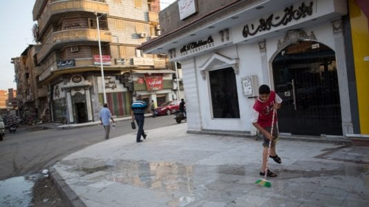 محلات دمياط تغلق خوفا من حملة ضرائب.. ومناشدات بالفتح