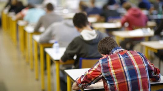العثور على أوراق إجابات "إعدادية الفشن"