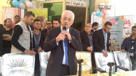 رواتب المعلمين.. الزيادة أصبحت "في حكم المستحيل" (فيديو)