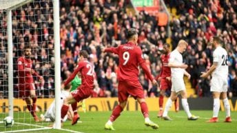 محمد صلاح يصنع هدفين وليفربول يفوز برباعية على بيرنلي