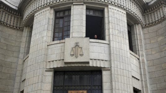حبس 9 ضباط شرطة