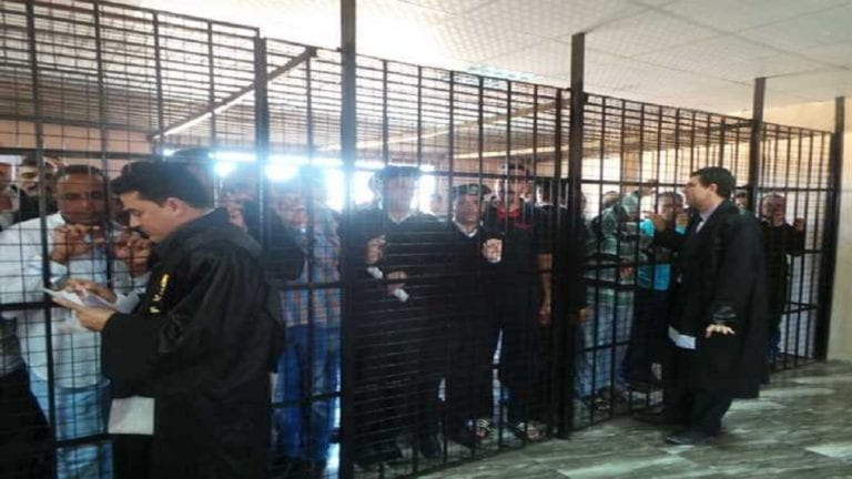 سجن 27 أمين شرطة