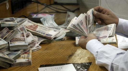الحكومة تقترض 184 مليار جنيه