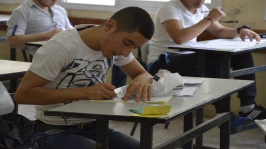 الطلاب في الخارج