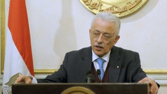 تسليم طلاب "أولى ثانوي" شريحة محمول
