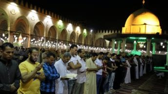 الأوقاف تقرر منع مكبرات الصوت في التراويح وتعميم الأذان الموحد