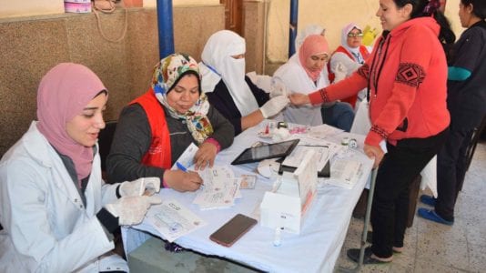 شهادة 100 مليون صحة شرط لتعيين الصيادلة والأطباء