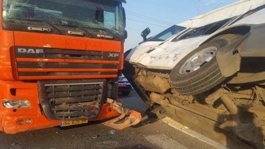 مصرع سبعة وإصابة 24 في حوادث سيارات