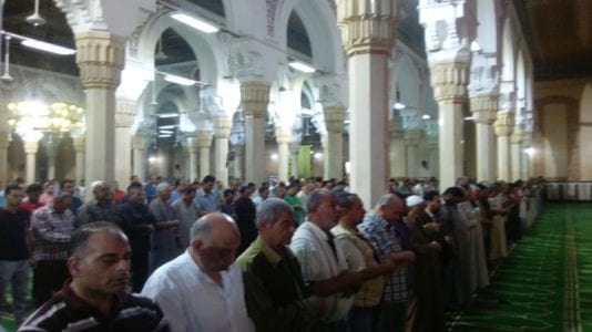 تنقص الوزن وتحسن الحالة المزاجية.. فوائد صلاة التراويح
