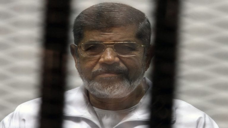التحفظ على كاميرات المراقبة في قاعة محاكمة مرسي بعد وفاته