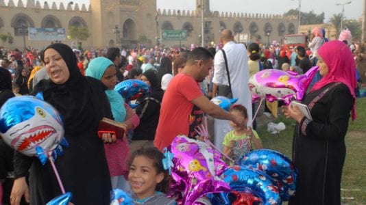 فئات محرومة من إجازة العيد: أطباء وجنود وعمال