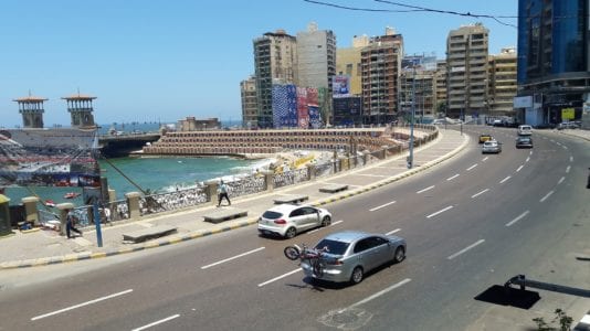 الأرصاد تتوقع حالة طقس يوم غد الخميس: استمرار الحرارة والرطوبة