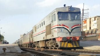 غضب بين الركاب بسبب تعطل قطار "القاهرة - دمياط"