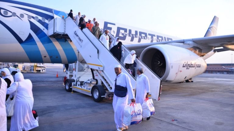 مصر للطيران: تسيير 22 رحلة لإعادة 4800 من الحجاج المصريين