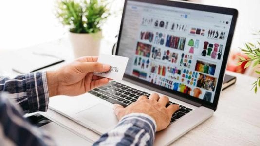 "المالية" تجتمع مع ممثلي فيسبوك لتطبيق ضرائب جديدة.. تفاصيل