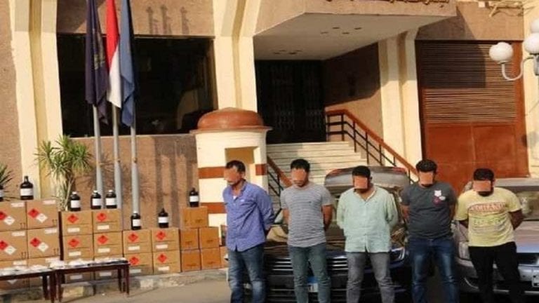 القبض على عصابة لتصنيع مخدر الآيس في الإسكندرية والجيزة (صور)