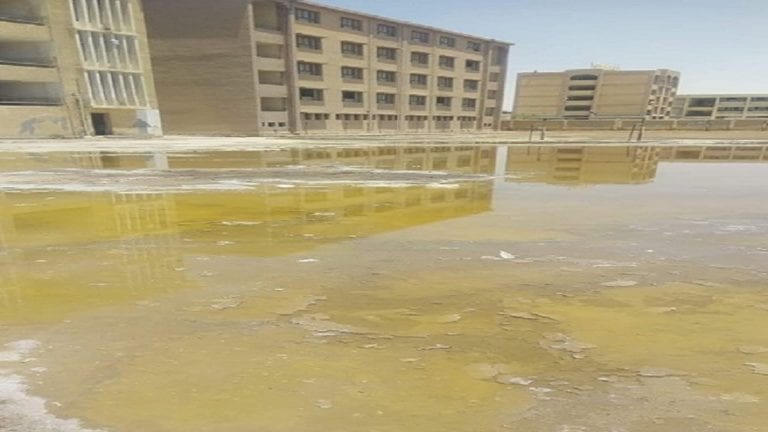 غرق مجمع مدارس في أطفيح بالمياه الجوفية