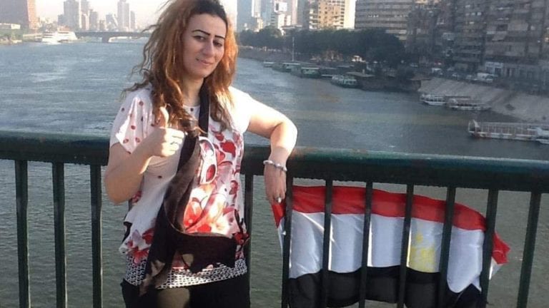 بلاغ ضد سيدة "الحق مصر يا سيسي": روعت المواطنين