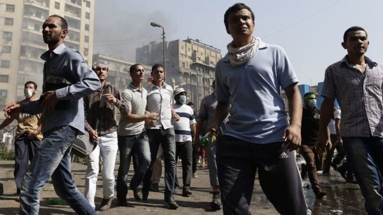 القبض على 3 وافدين مصريين