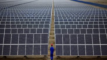 افتتاح أكبر محطة طاقة شمسية بأسوان نهاية العام .. تفاصيل