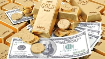 تذبذب أسعار العملات وارتفاع الذهب جنيهين