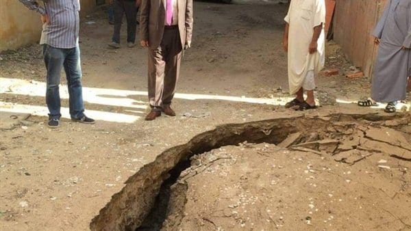 هبوط أرضي مفاجئ بالهانوفيل في الإسكندرية صور مصر في يوم