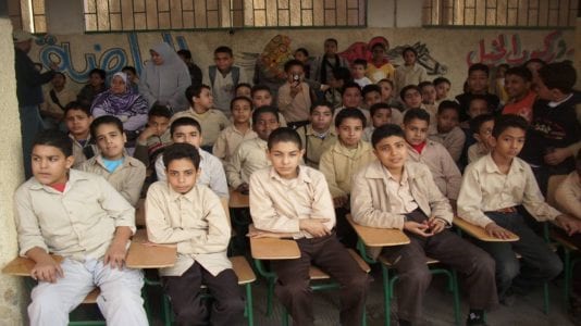 إصابة طالبين بحمى التيفود في القاهرة والمنوفية: تعقيم المدرستين