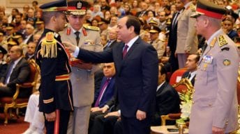 السيسي يشهد حفل تخرج طلاب الدفعة الأولى في كلية الطب العسكري