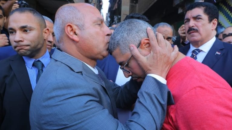 وزير النقل يعزي أسرة ضحية قطار إسكندرية: تصرفات غير إنسانية