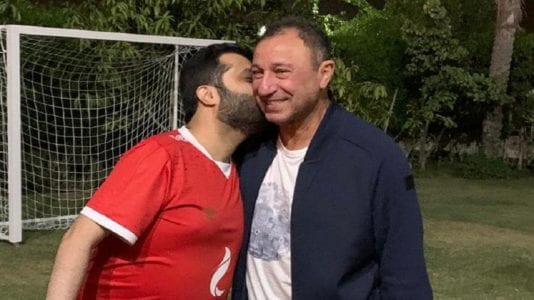 تركي آل الشيخ يزور الخطيب في منزله للاطمئنان على صحته (صور)