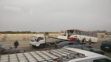 مصرع 3 تلاميذ وإصابة 10 في حادثة تصادم على طريق الإسكندرية الصحراوي
