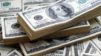 انخفاض أسعار العملات واستقرار الذهب