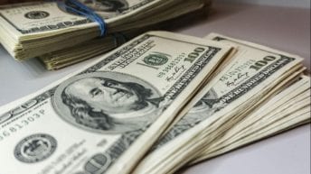 أسعار العملات والذهب اليوم