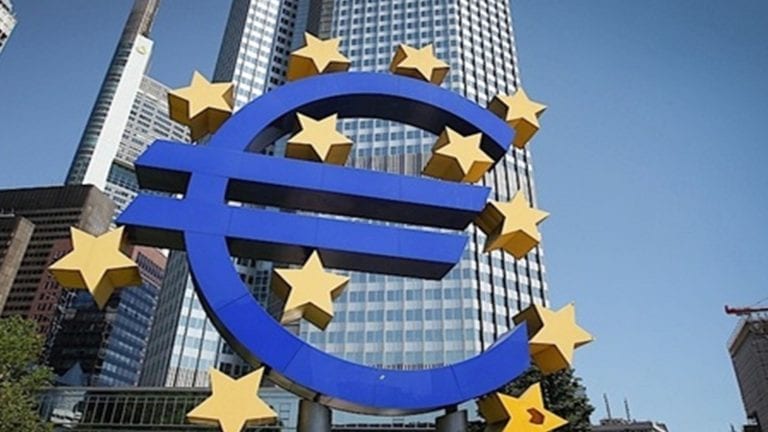 البنك الأوروبي للتنمية يشيد بمؤشرات مصر الاقتصادية