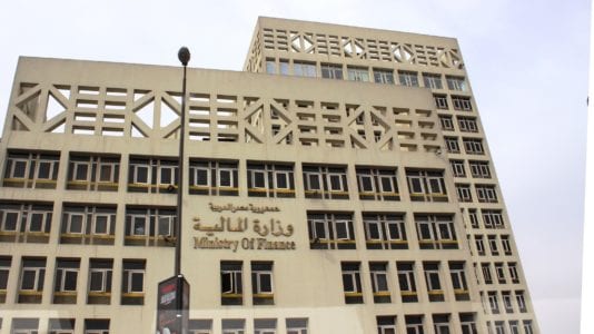 "المالية" تضيف مادة جديدة لقانون ضريبة القيمة المضافة.. تفاصيل