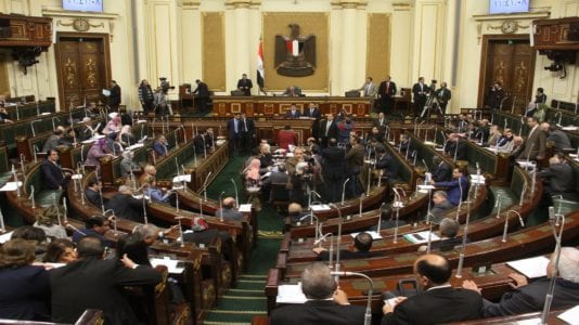 خلاف برلماني على قانون الإدارة المحلية.. وعبد العال: الدولة العميقة السبب