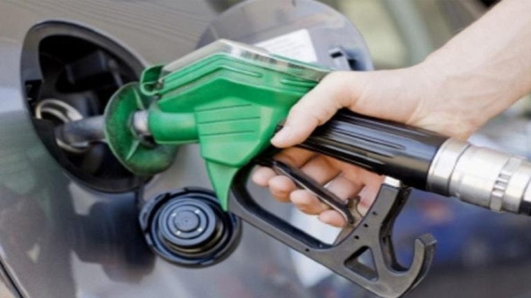 توقعات بشأن أسعار البنزين