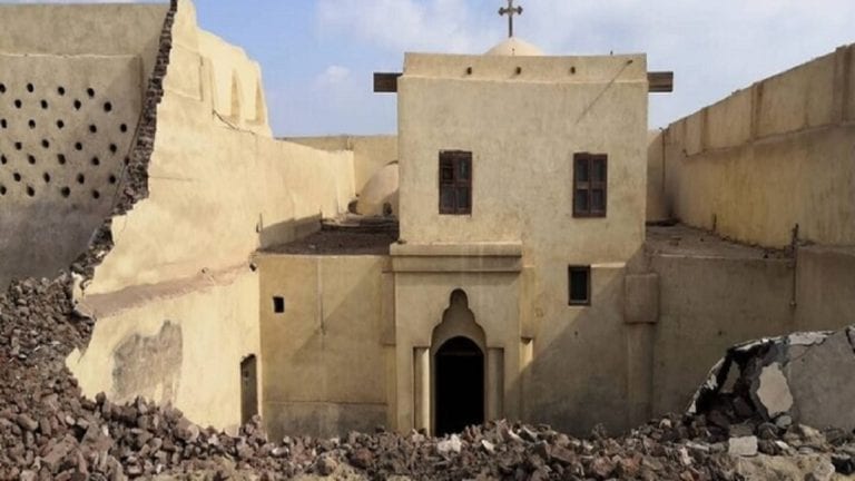 انهيار حائط كنيسة أثرية في المنيا