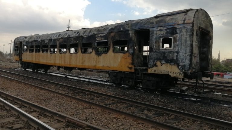 السكة الحديد تعلق على حريق قطار كفر الزيات: خالٍ من الركاب