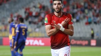 #وليد_أزارو.. تعاطف جماهيري بعد اقتراب رحيل النجم المغربي