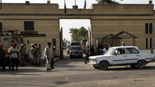 الحصاد: مصرع 3 في حادثة أمام جامعة القاهرة.. وعقد لجان امتحانات لنزلاء السجون