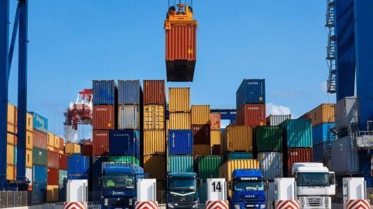 المركزي: تراجع واردات مصر 4.1% خلال الربع الأول من العام المالي الجاري