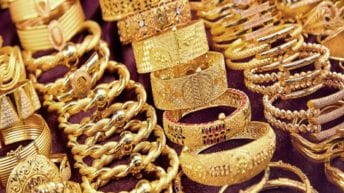ارتفاع أسعار الذهب واستقرار العملات